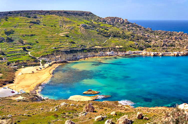 Gnejna Bay